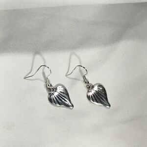 Silver Tone Heart Dangle Earrings (UC3)